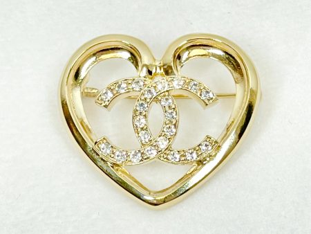 CHANEL Gold Heart CC Brooch Hot on Sale