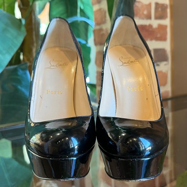 CHRISTIAN LOUBOUTIN Black Patent Leather Kate Pumps on Sale