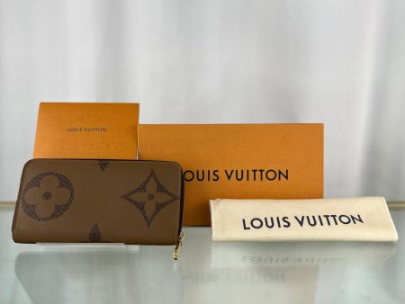 LOUIS VUITTON Monogram Giant Reverse Zippy Wallet Discount