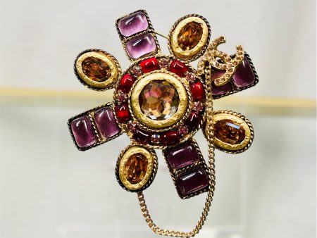 CHANEL Vintage Gripoix Brooch with CC Pin Online now